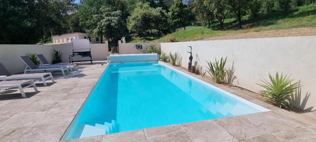 Les Bois De Zola Entre Provence Et Luberon Aparthotel Saint-Esteve-Janson Bilik gambar