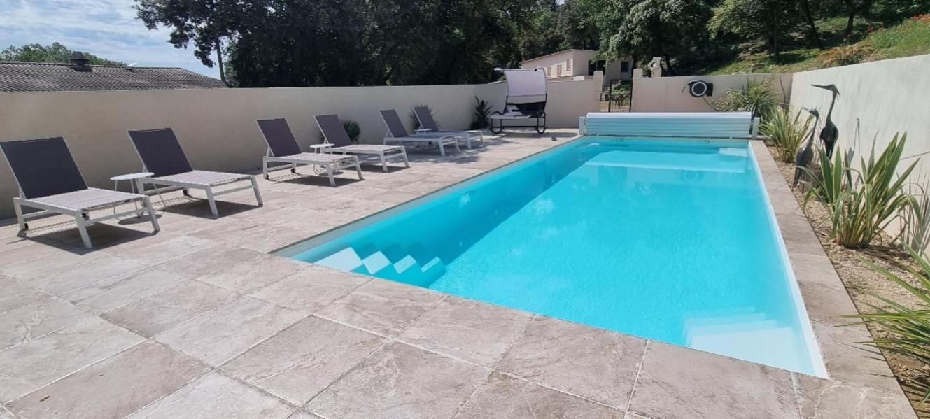 Les Bois De Zola Entre Provence Et Luberon Aparthotel Saint-Esteve-Janson Bilik gambar
